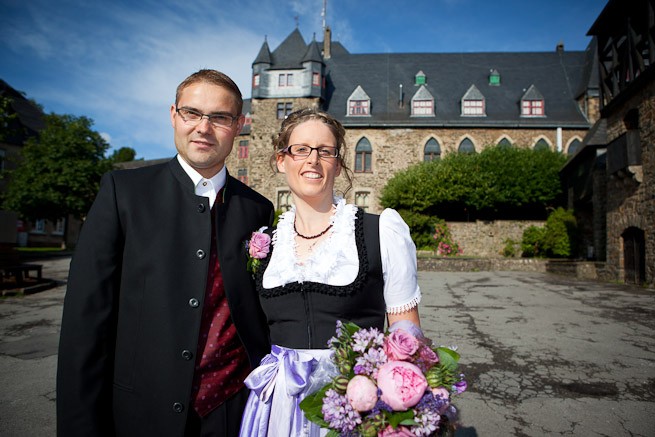 Brautpaar vor Schloss Burg in Solingen