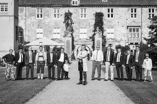 Gruppenfoto Hochzeit Männer Schloss