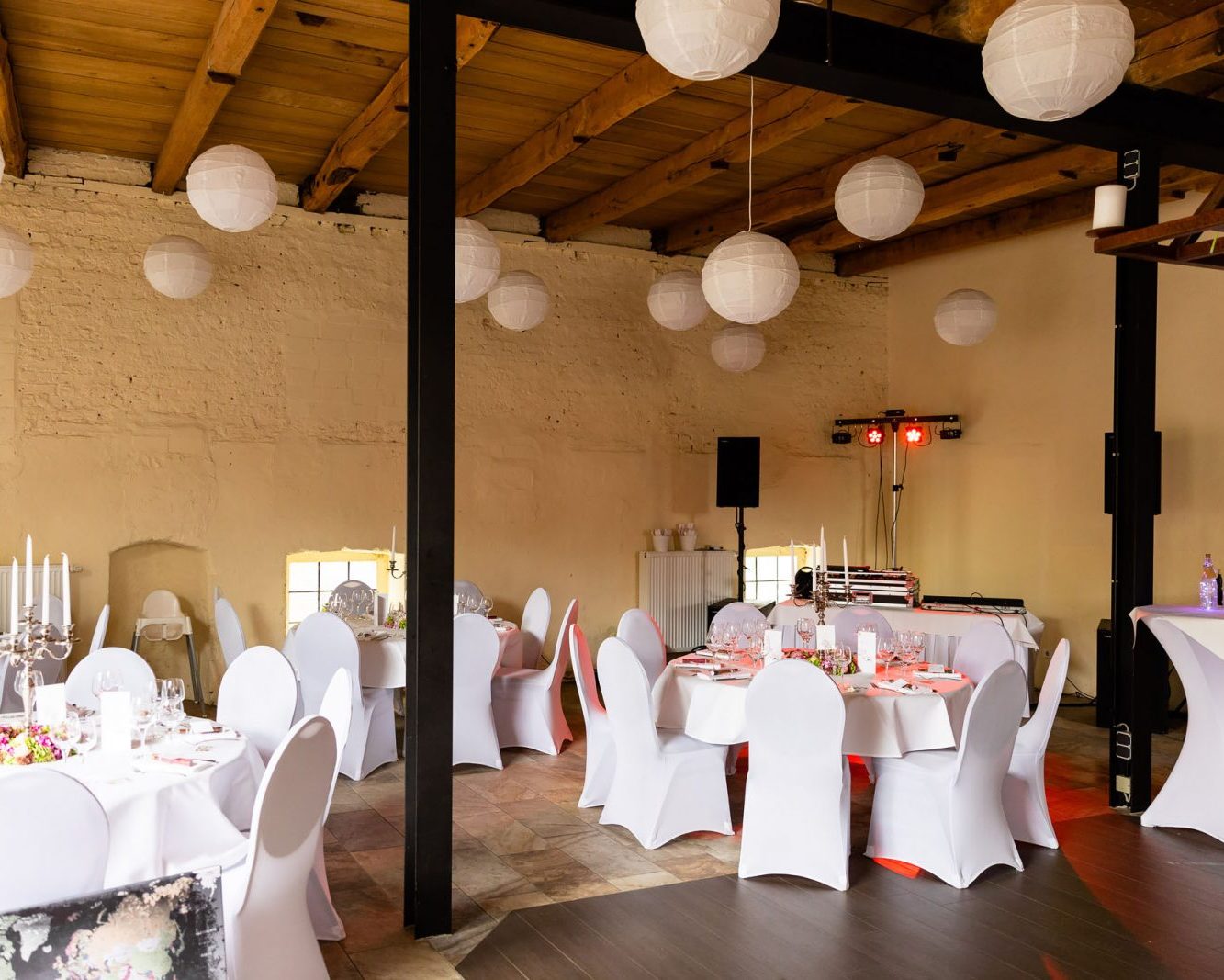 hochzeit feier bleckmanns hof tischdeko idee