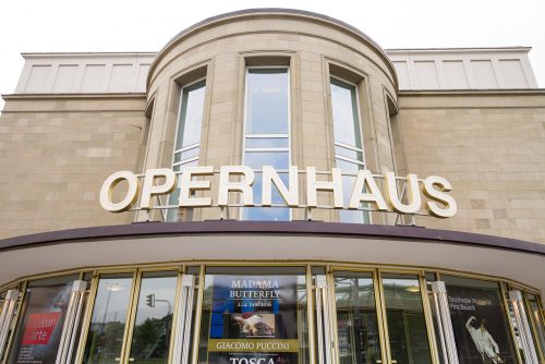 Hochzeitslocations: opernhaus wuppertal außen