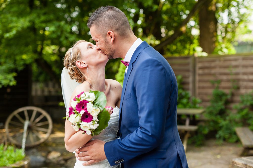 Hochzeit Gut Hahn glückliches Paar