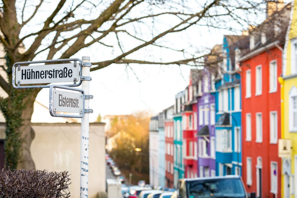 Elsternstraße in Wuppertal mit bunten Häusern