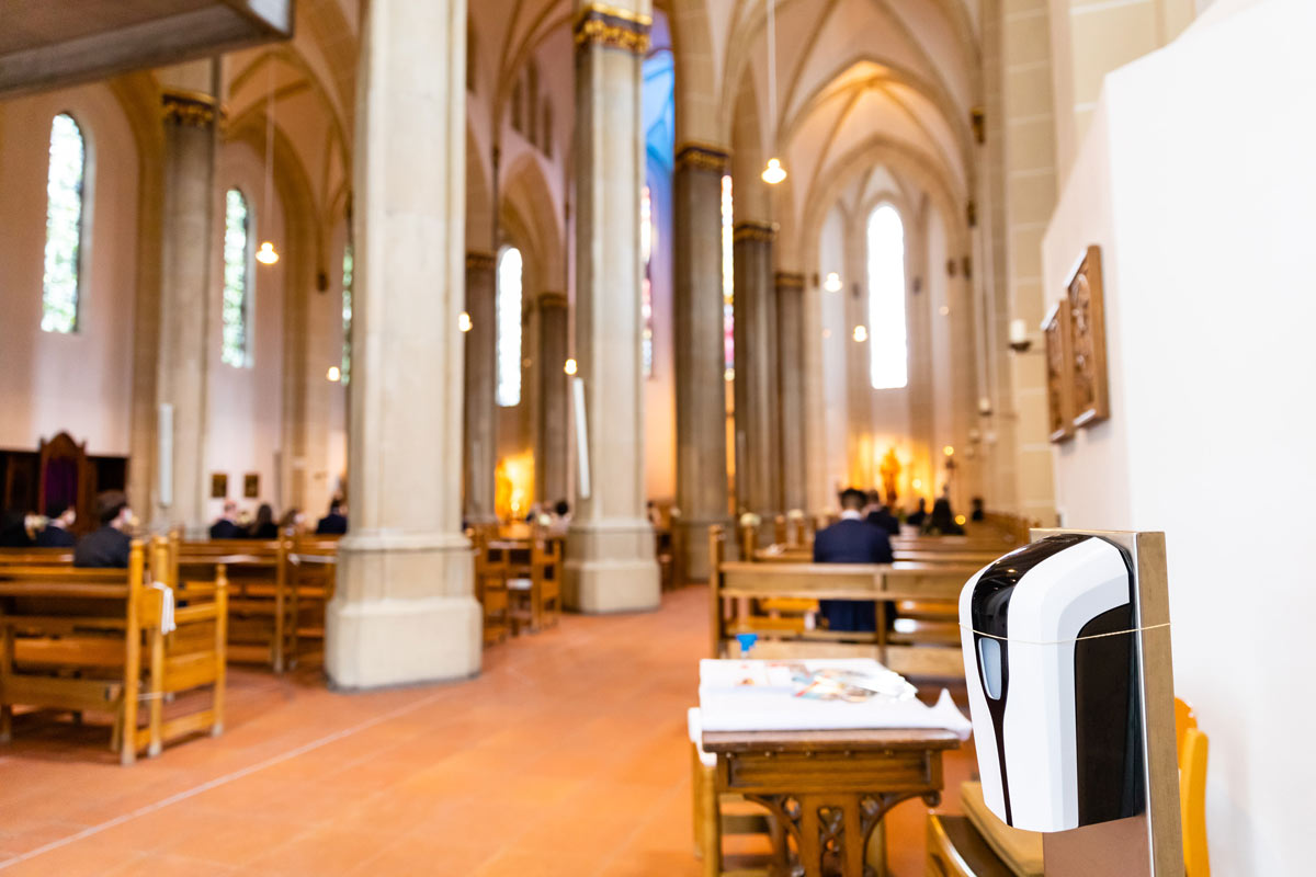 hochzeit 2022 corona desinfektionsmittel in kirche