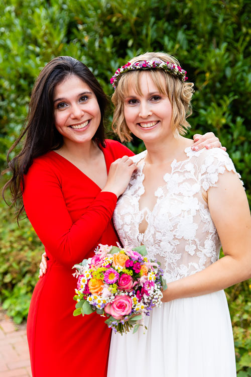 trauzeugen geschenke hochzeit braut mit strauss